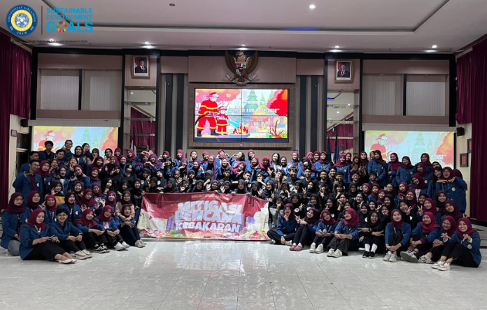 Tingkatkan Kesiapsiagaan Bencana Kebakaran, Mahasiswa Keperawatan UNAIR Gelar “Smart Fire Response” di SMKN 5 Surabaya