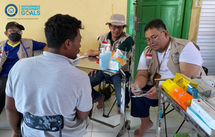 Puskesmas Simpang Kiri Lumpuh Total Akibat Banjir, Tim FKp UNAIR 