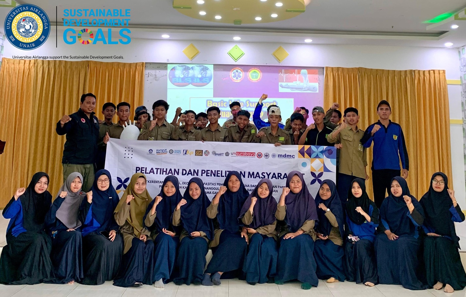 Dosen FKp Unair Beri Pelatihan Basic Life Support di SMK Terdampak Bencana Gempa