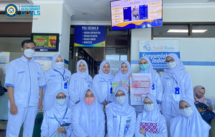 Mahasiswa S1 Keperawatan UNAIR Gelar PKRS Deteksi Dini dan Pencegahan Osteoporosis